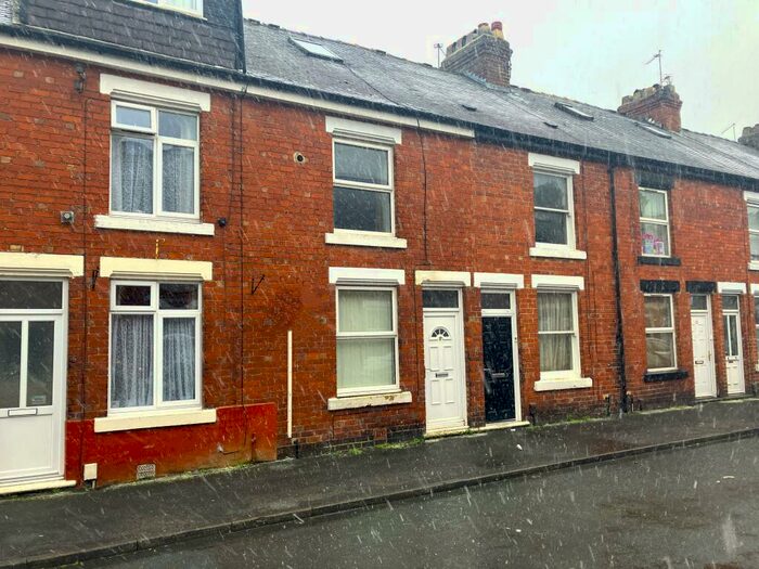 3 Bedroom House To Rent In Avenue Grove, Harrogate, HG2