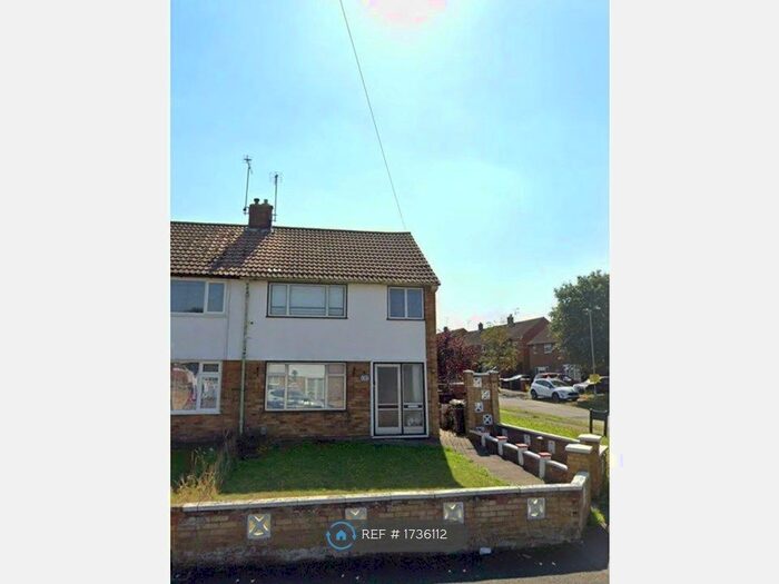 3 Bedroom Semi-Detached House To Rent In Grampian Way, Luton, LU3