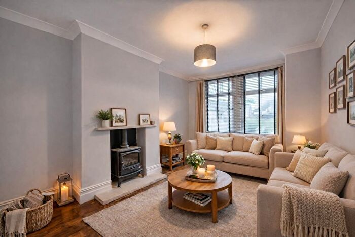 3 Bedroom Terraced House For Sale In King Edwards Drive, Harrogate, North Yorkshire, HG1