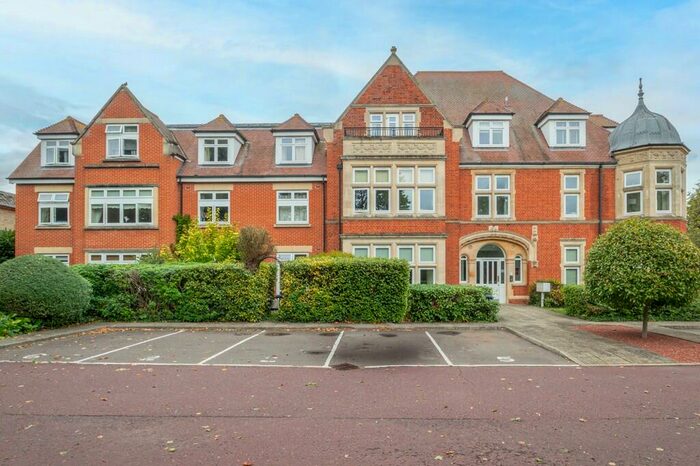 3 Bedroom Apartment To Rent In Newmarket, Suffolk, CB8