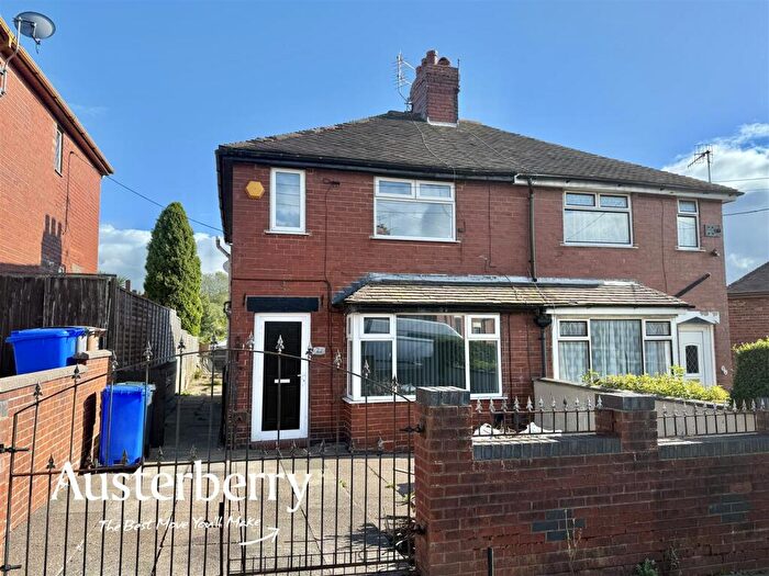 3 Bedroom Semi-Detached House To Rent In Beswick Road, Stoke-On-Trent, ST6