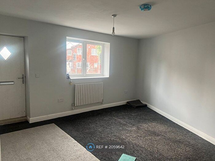 1 Bedroom Flat To Rent In High Road, Willenhall, WV12