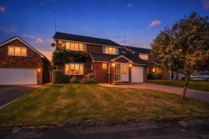 4 Bedroom Detached House For Sale In Beconsfield Close, Dorridge, Solihull, B93