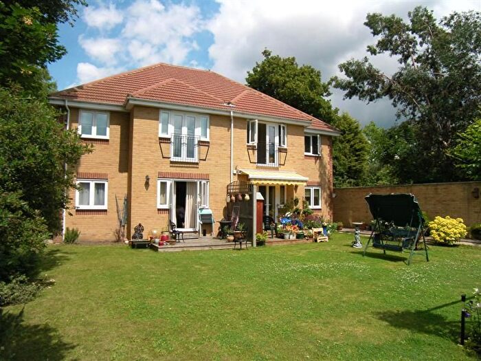 2 Bedroom Flat To Rent In Queenside Mews, Hornchurch, RM12