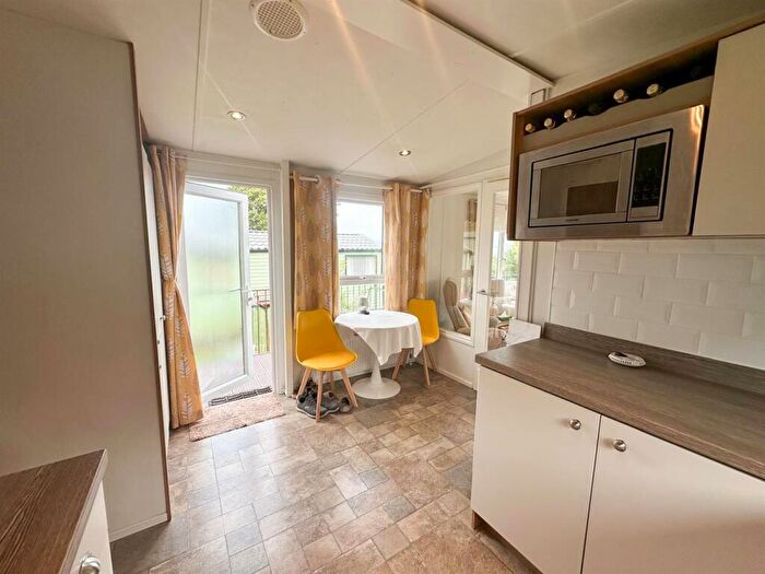 1 Bedroom Chalet For Sale In School Wood Farm, Straight Lane, Addingham, LS29