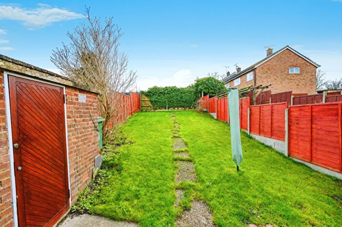 3 Bedroom Terraced House For Sale In Thornview Road, Houghton Regis, Dunstable, Bedfordshire, LU5