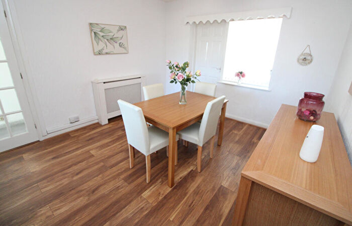 2 Bedroom Bungalow For Sale In Penisaf Avenue, Towyn, LL22