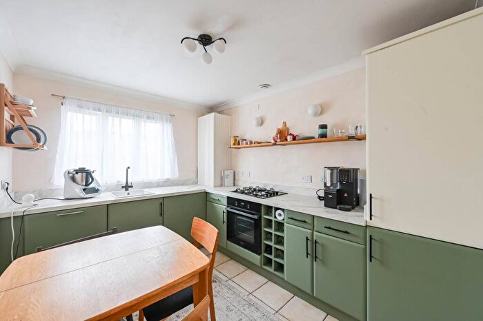 1 Bedroom Flat For Sale In Compass Point, Tower Hamlets, London, E14