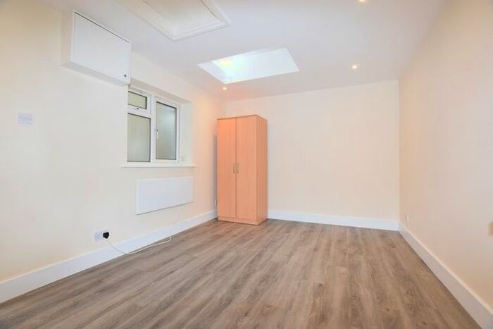 Studio To Rent In Priory Park Road, London, NW6