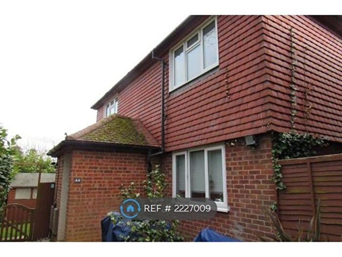 2 Bedroom Maisonette To Rent In Sandhills, Wallington, SM6