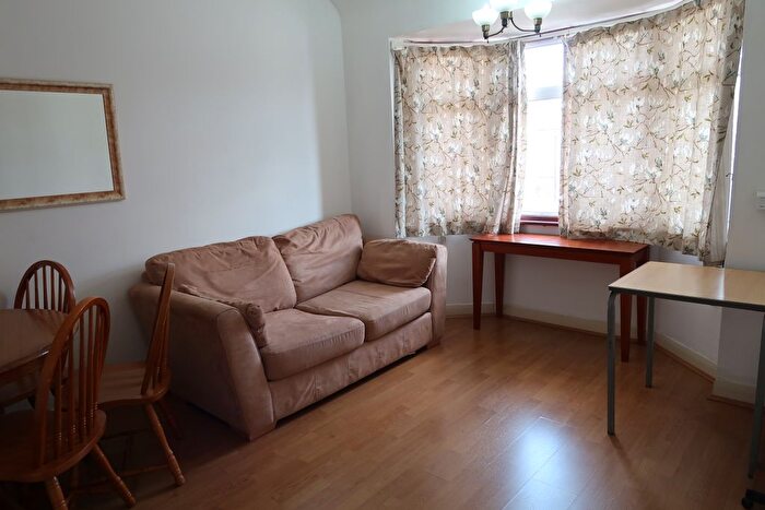 1 Bedroom Flat To Rent In Wadham Gardens, Greenford, UB6