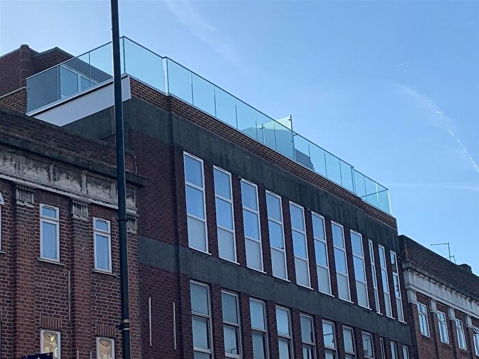 2 Bedroom Flat To Rent In Chase Side, London, N14