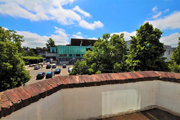 Apartment To Rent In Dene Road, Guildford, Surrey, GU1