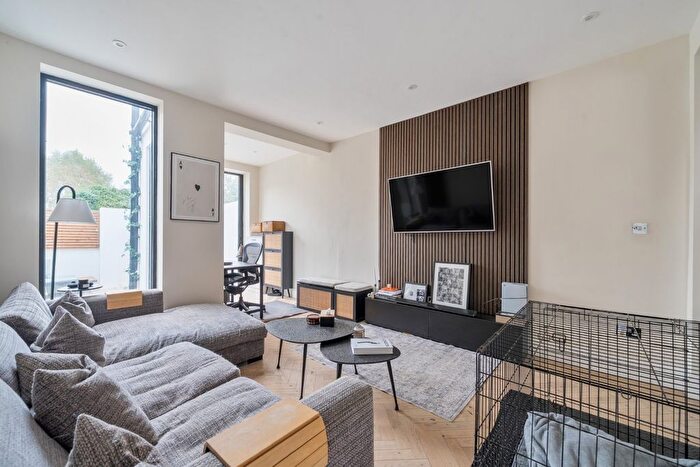 2 Bedroom Semi-Detached House For Sale In Thurso Street, London, SW17