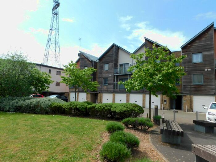 1 Bedroom Flat To Rent In Marine House, Quayside Drive, CO2