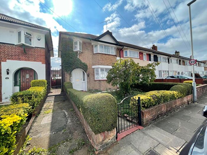 3 Bedroom House To Rent In Wilsden Avenue, Luton, LU1