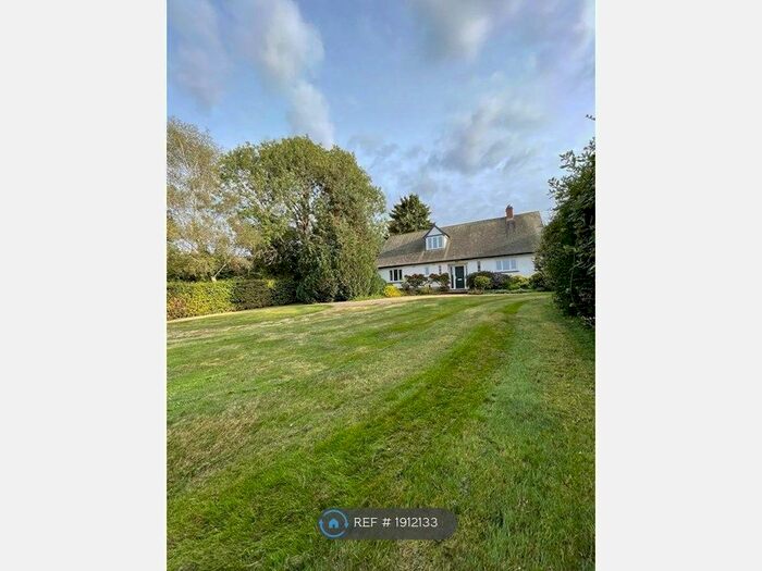 4 Bedroom Detached House To Rent In Epping Road, Roydon, Essex, CM19