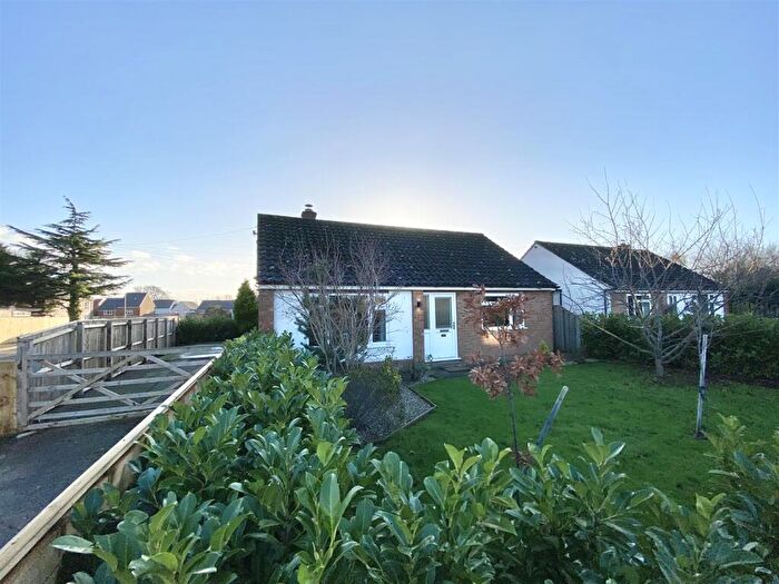 2 Bedroom Detached Bungalow For Sale In Bedale Road, Aiskew, Bedale, DL8