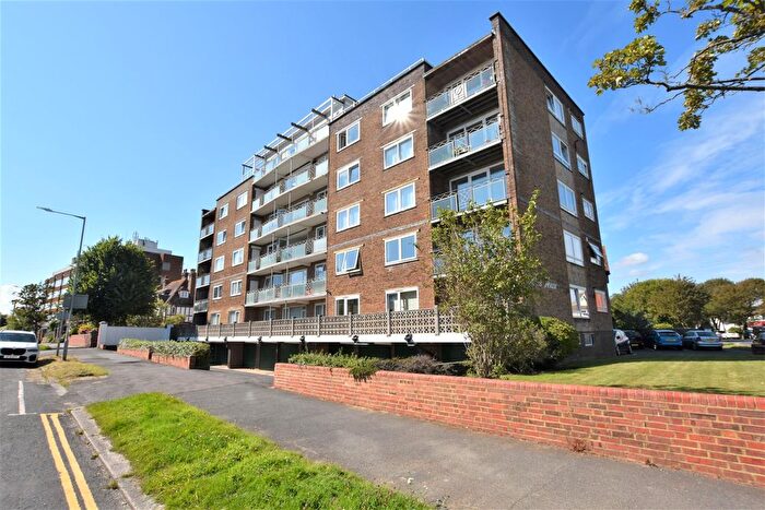 2 Bedroom Flat To Rent In Sutherland Avenue, Bexhill-On-Sea, TN39