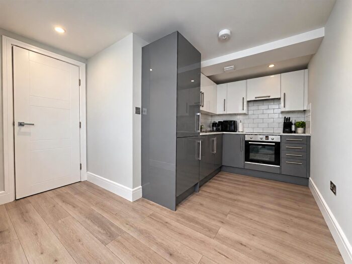 2 Bedroom Flat To Rent In King Street, Maidstone, ME14