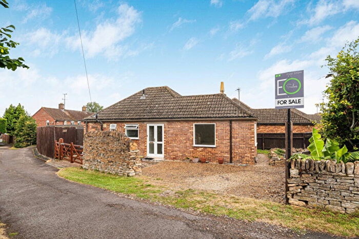 3 Bedroom Detached Bungalow For Sale In Pecked Lane, Bishops Cleeve, Cheltenham, GL52