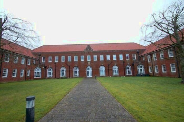 2 Bedroom Flat To Rent In Robertson Drive, Lanark, ML11