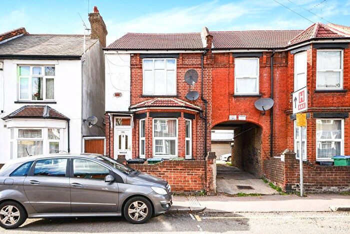 3 Bedroom Detached House To Rent In Vicarage Road, Watford, Hertfordshire, WD18