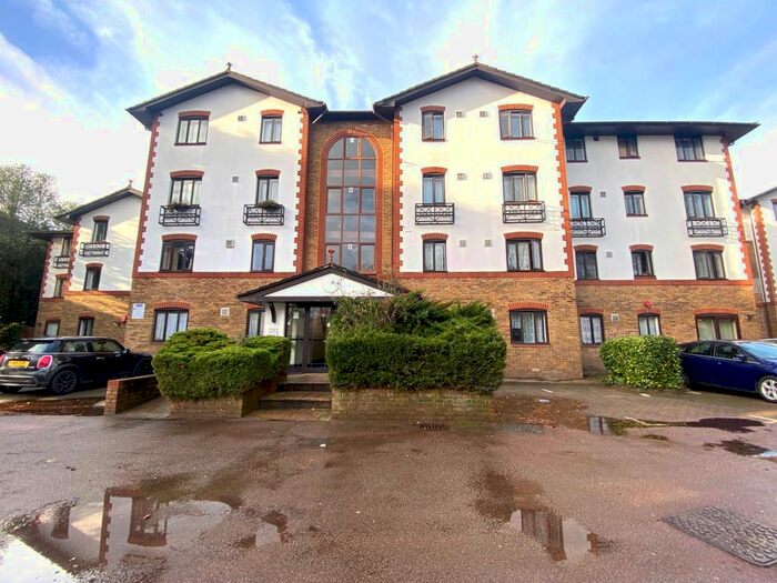 1 Bedroom Flat To Rent In Lampton Road, Hounslow, TW3