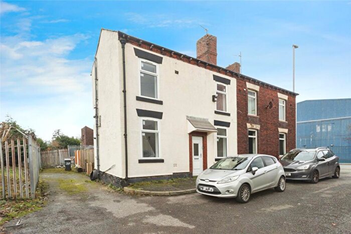 2 Bedroom Semi-Detached House To Rent In Sun View, Oldham, OL2