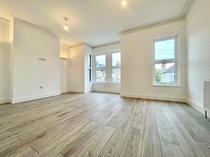 2 Bedroom Flat To Rent In Agnew Road, SE23