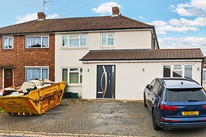 4 Bedroom Semi-Detached House For Sale In Gravelwood Close, Chislehurst, Kent, BR7