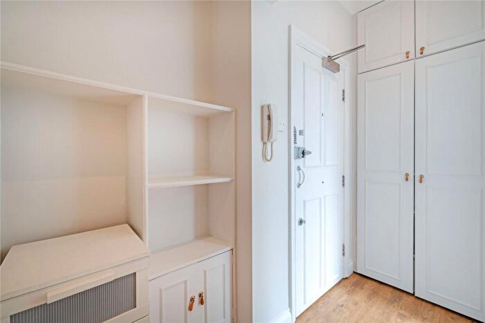 1 Bedroom Flat To Rent In Willesden Lane, Willesden Green, NW2