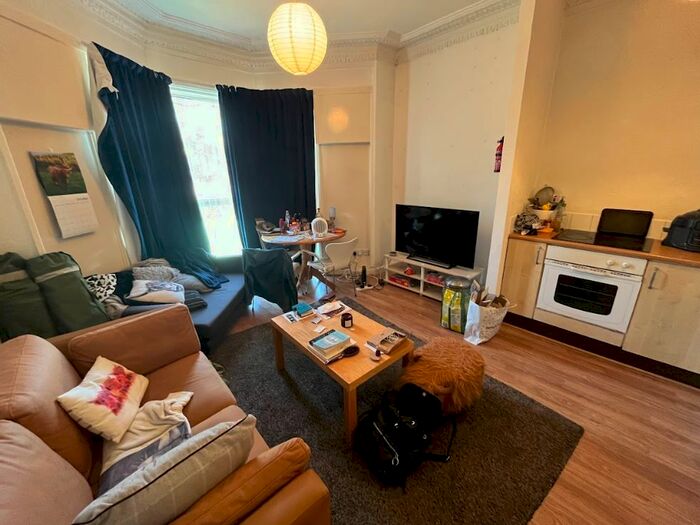 1 Bedroom Flat To Rent In Mitford Road, Fallowfield, Manchester, M14