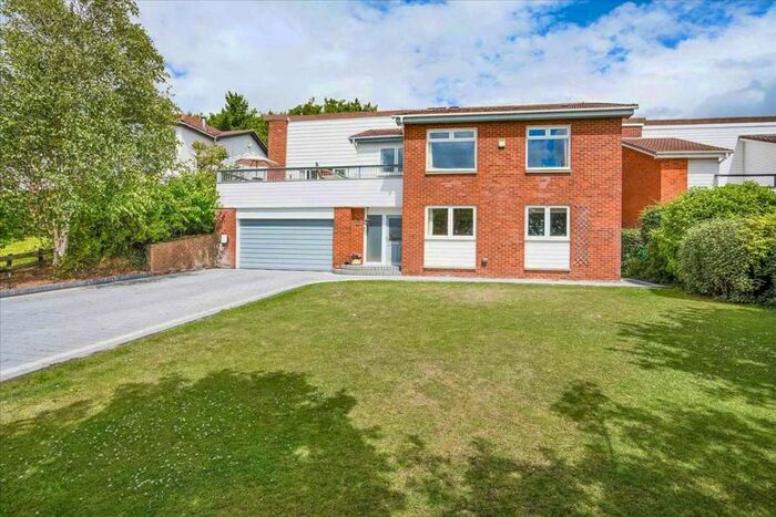 5 Bedroom Detached House For Sale In West Harbour Road, Charlestown, KY11