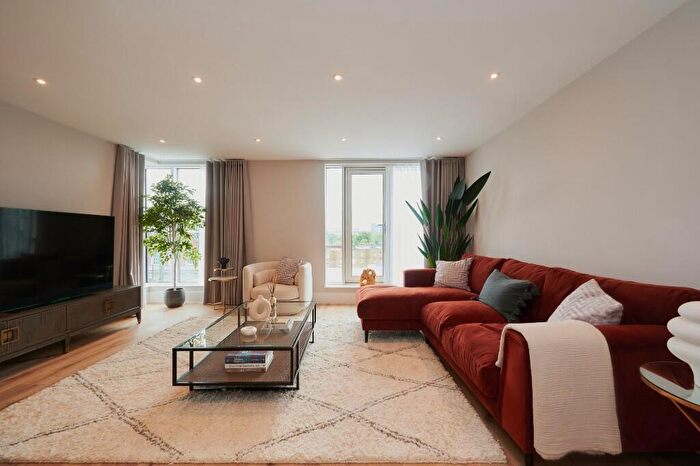 2 Bedroom Apartment To Rent In Flat, Baker Street, London, NW1