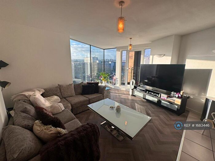2 Bedroom Flat To Rent In The Gatehaus, Bradford, BD1