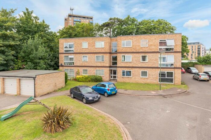 2 Bedroom Flat To Rent In Hazeldene, Crockford Park Road, Addlestone, KT15