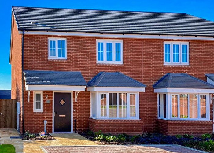 3 Bedroom Semi-Detached House To Rent In Chittenden Avenue, Seaford, BN25