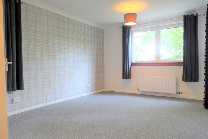 2 Bedroom Flat To Rent In Bed U/F @ Fergus Court, G20