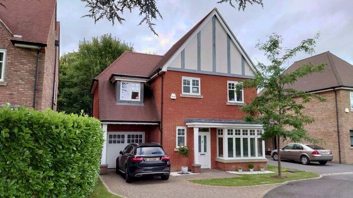 3 Bedroom Detached House To Rent In Lucas Park Drive, Tadworth, KT20