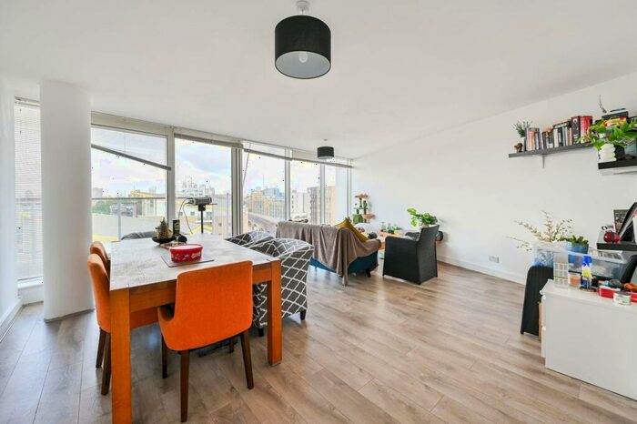 2 Bedroom Flat To Rent In Basin Approach, Limehouse, London, E14