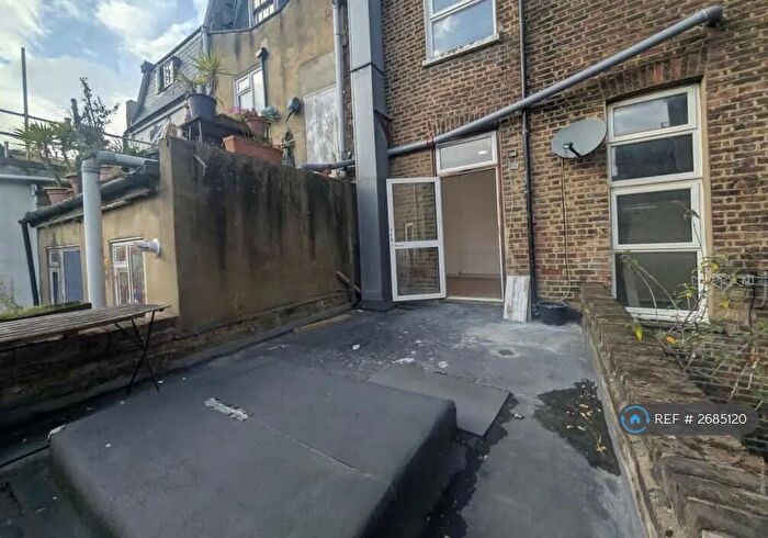 1 Bedroom Flat To Rent In Camden Road, London, NW1