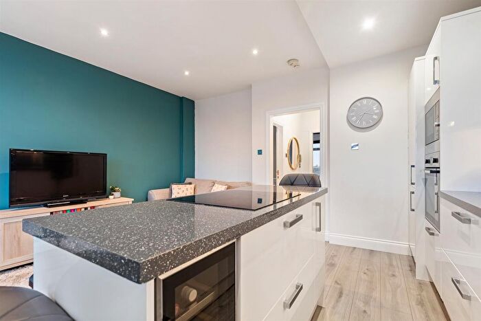 1 Bedroom Flat For Sale In Dumbarton Road, Clydebank, G81