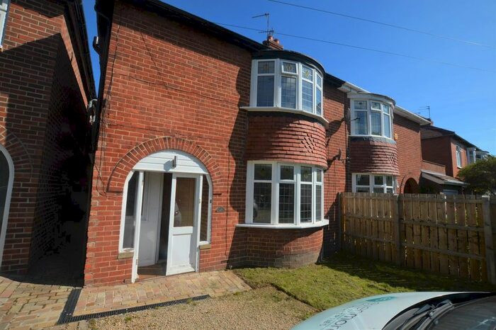 3 Bedroom Semi-Detached House To Rent In Whitesmocks Avenue, Durham, DH1