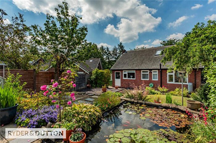 3 Bedroom Bungalow For Sale In Sunfield Crescent, Royton, Oldham, Greater Manchester, OL2