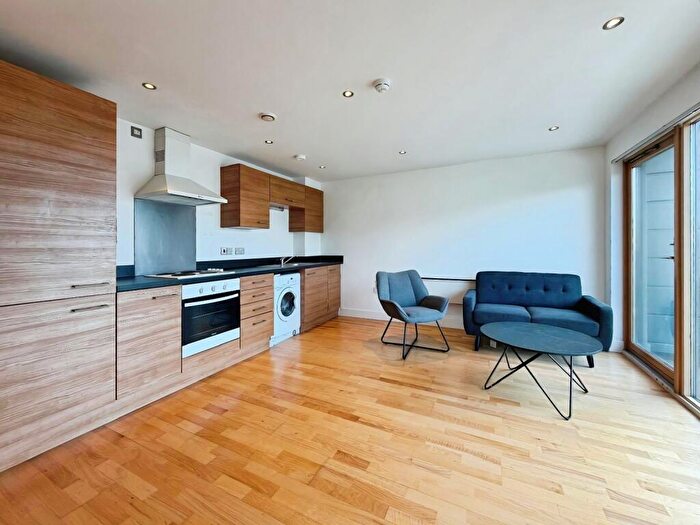1 Bedroom Flat To Rent In La Salle, Chadwick Street, Hunslet, Leeds, LS10