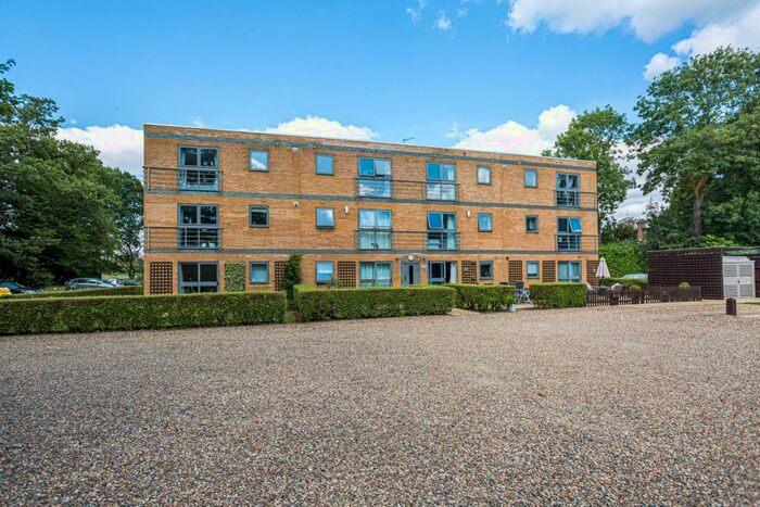 2 Bedroom Flat To Rent In Astwick Manor, Hatfield, Hertfordshire AL10