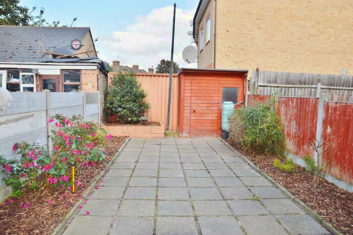1 Bedroom Ground Flat To Rent In Bushey Road, London, E13