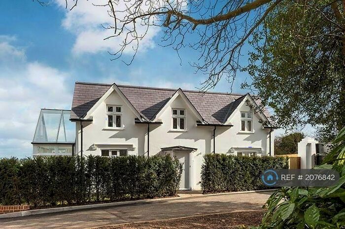 2 Bedroom Detached House To Rent In The Ridgeway, London, NW7