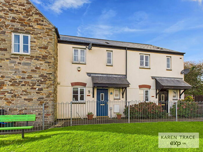 3 Bedroom End Of Terrace House For Sale In Netley Meadow, Bugle, PL26